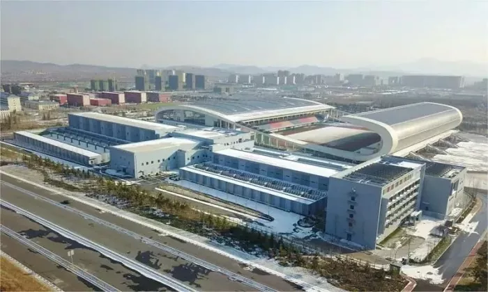 Stadiu sportivu prefabbricatu in forma speciale