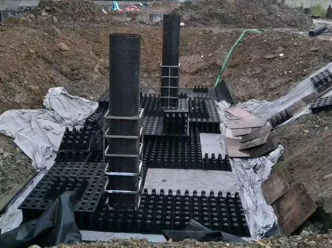 Edificiu di raccolta di l'acqua di pioggia in acciaio