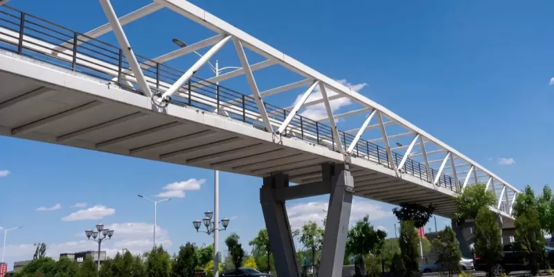 Struttura d'acciaio Custruzzione di a passerella di a cità